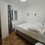 Adam Lejlighed Stobreč
