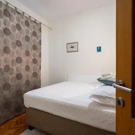 Adam Apartment *