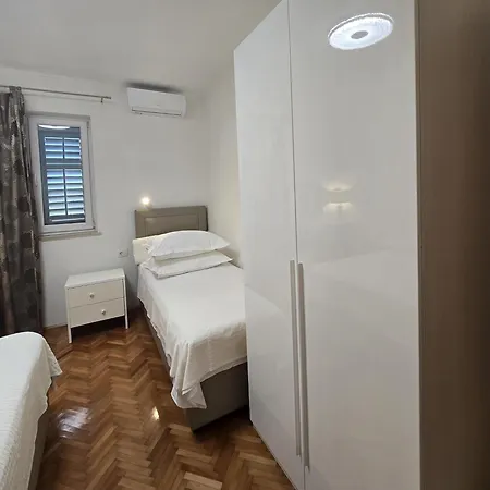 Apartment Adam