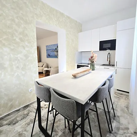Apartment Adam